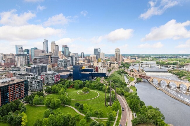 Photo - 1111 W River Pkwy Unit 26A