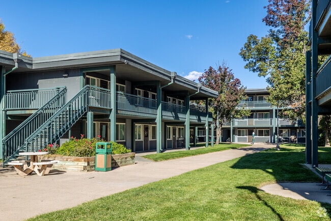 Building Photo - Bears Village