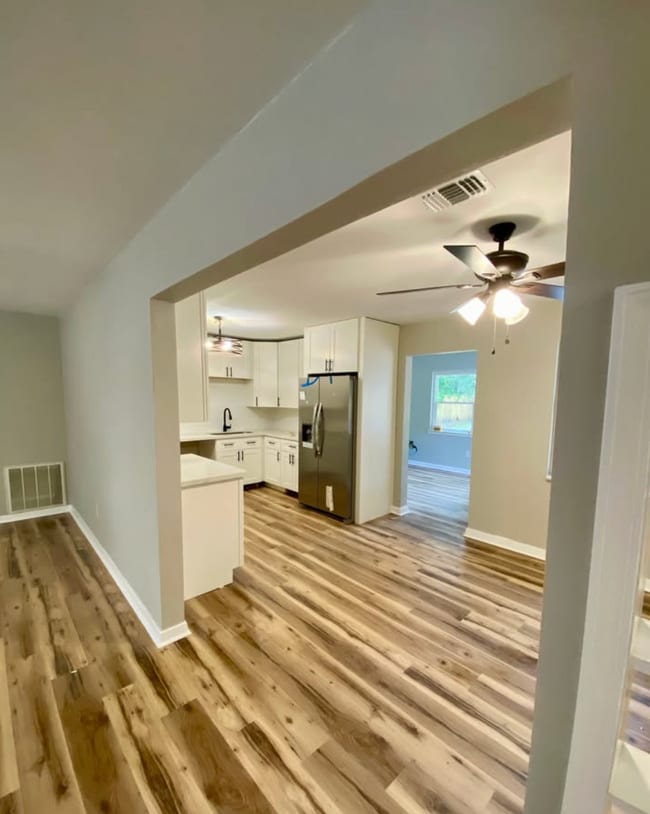 Photo - 4540 Creighton Rd