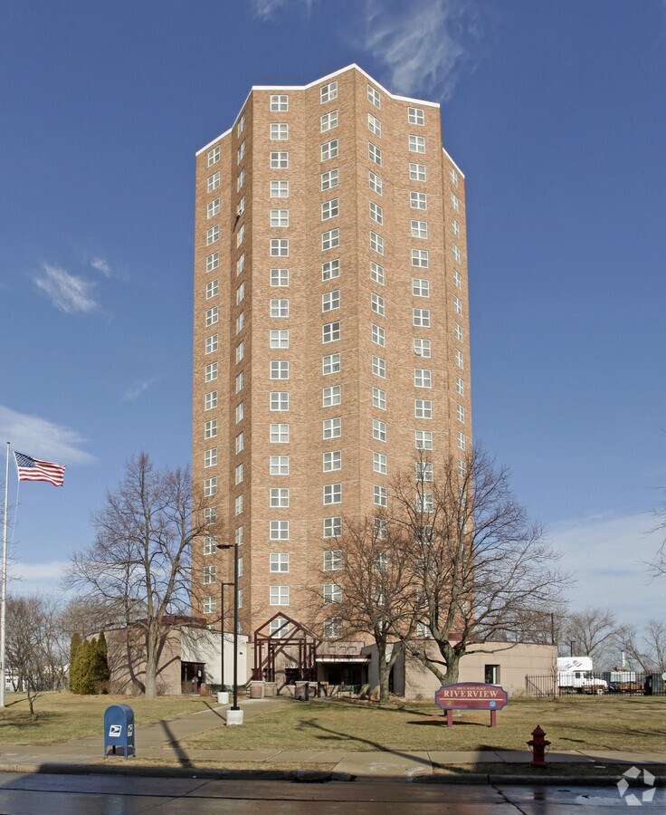 Photo - Riverview Apartments