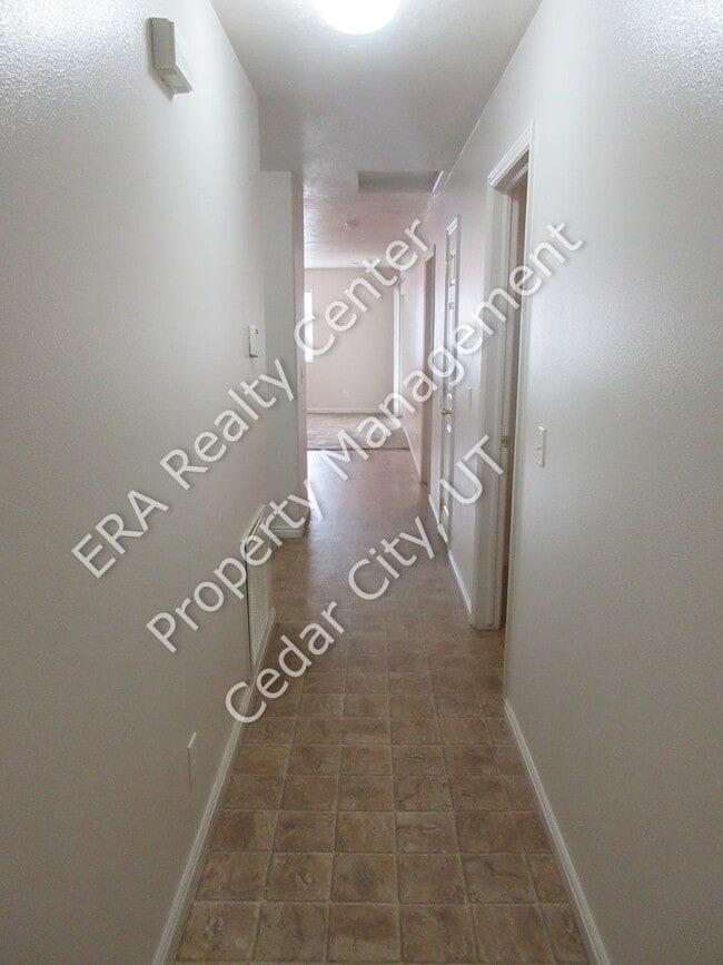 Photo - 3 Bedroom, 2 Bathroom Twin Home