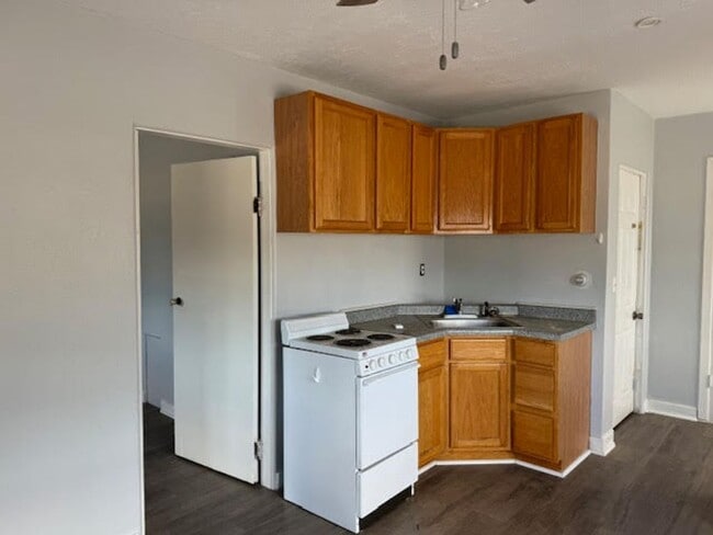 Photo - 102 N Main Ave Unit Apt 3