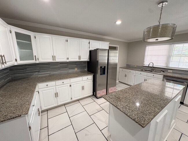 Photo - 2406 2nd Ave