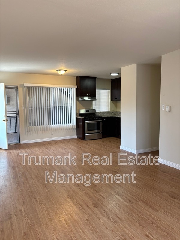 Building Photo - 1204 E Lexington Dr Unit 11 Rental