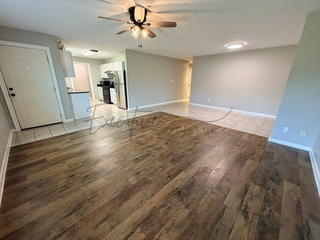 Photo - Spacious 3BR/2BA Duplex Near McNeese