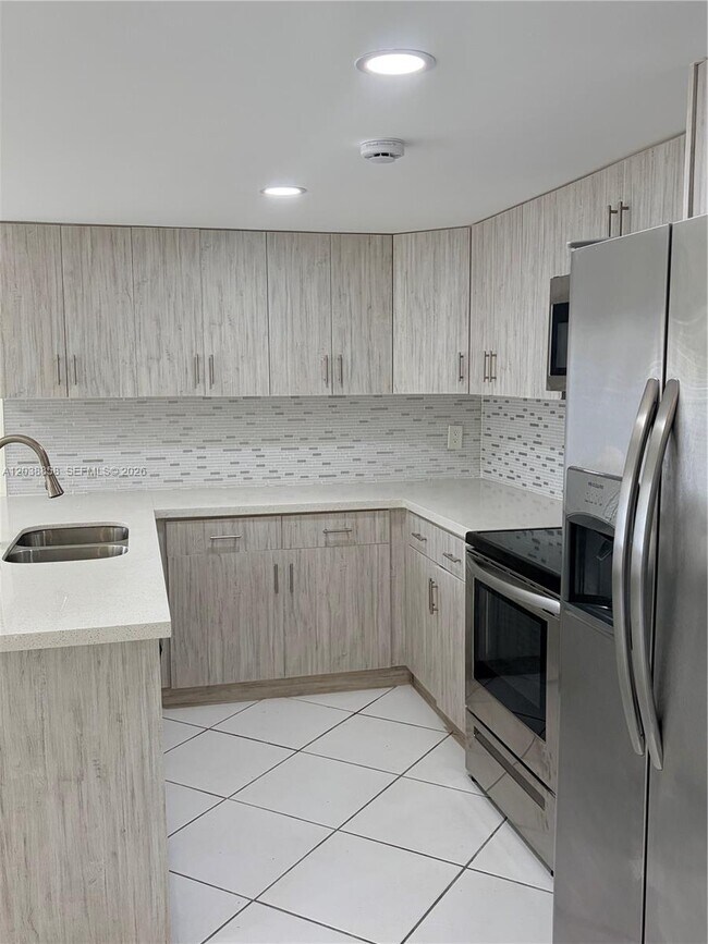 4705 SW 62nd Ave Unit 104