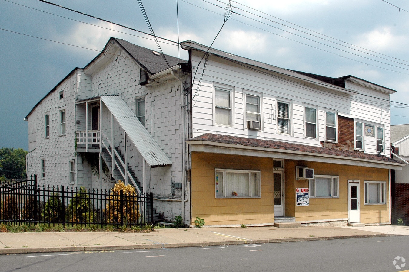 Photo - 589 Main St