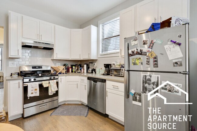 Photo - 3252 N Lakewood Ave Unit 1