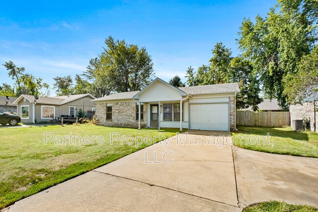 Photo - 3520 W Olive St