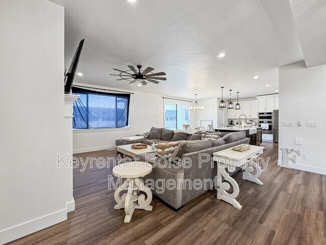 Photo - 2119 Savoy Ct