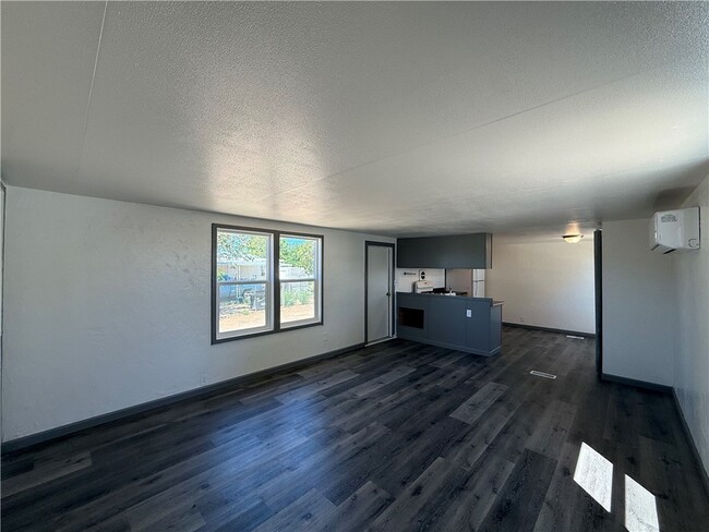 Photo - 3215 Northfield Ave