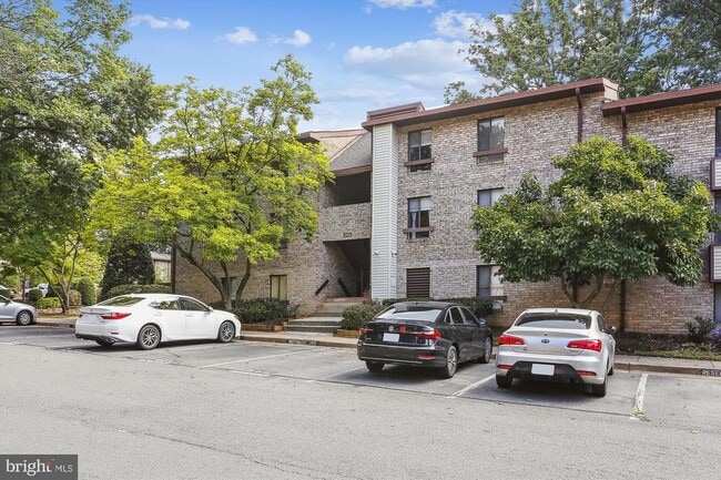 Building Photo - 2255 Castle Rock Square Unit 21C Rental