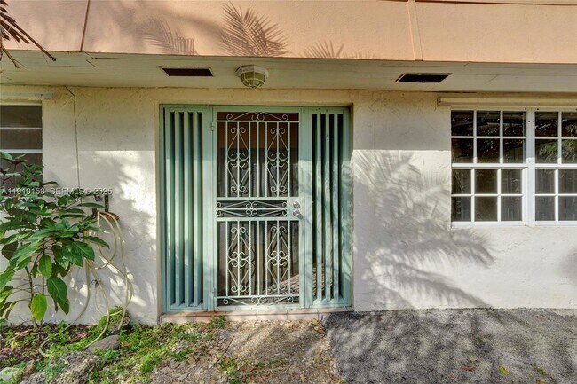 Photo - 5551 SW 57th St