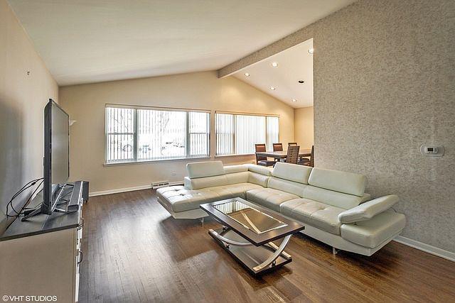 Photo - 614 Leamington Ave