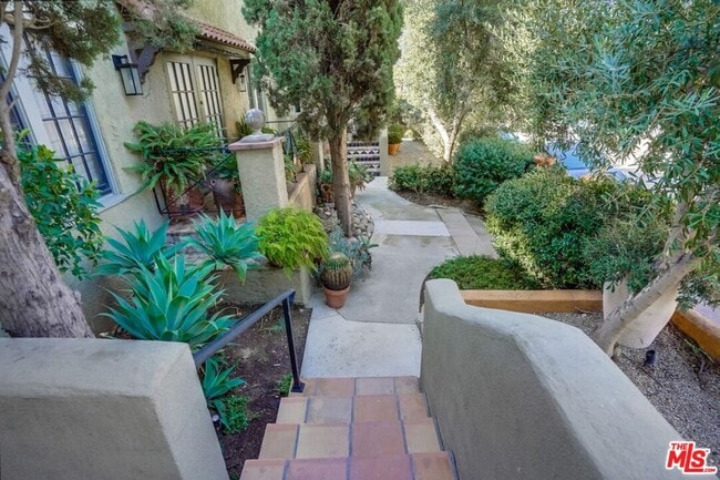 Photo - 1574 Murray Dr