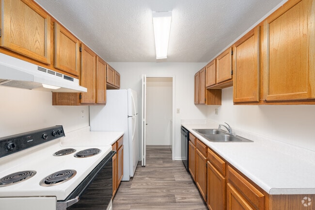 1HAB, 1BA - 715 ft² - Cocina - Ashton Lake Apartments