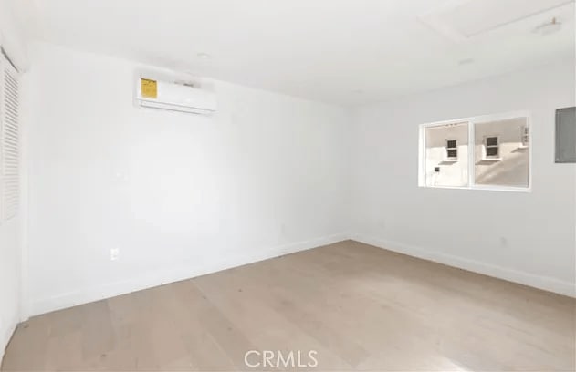 Photo - 6155 Packard St