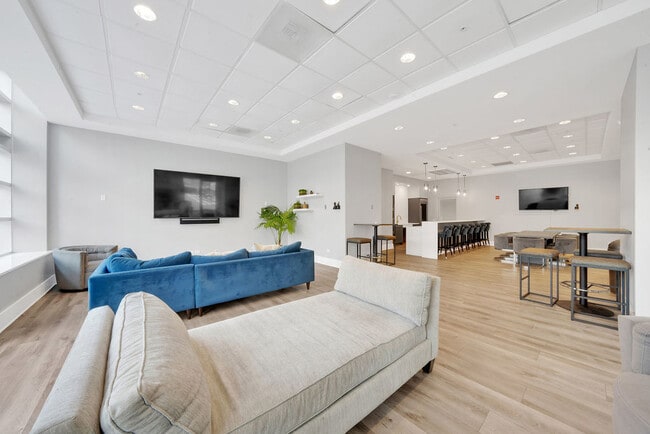 Building Photo - 545 N Dearborn St