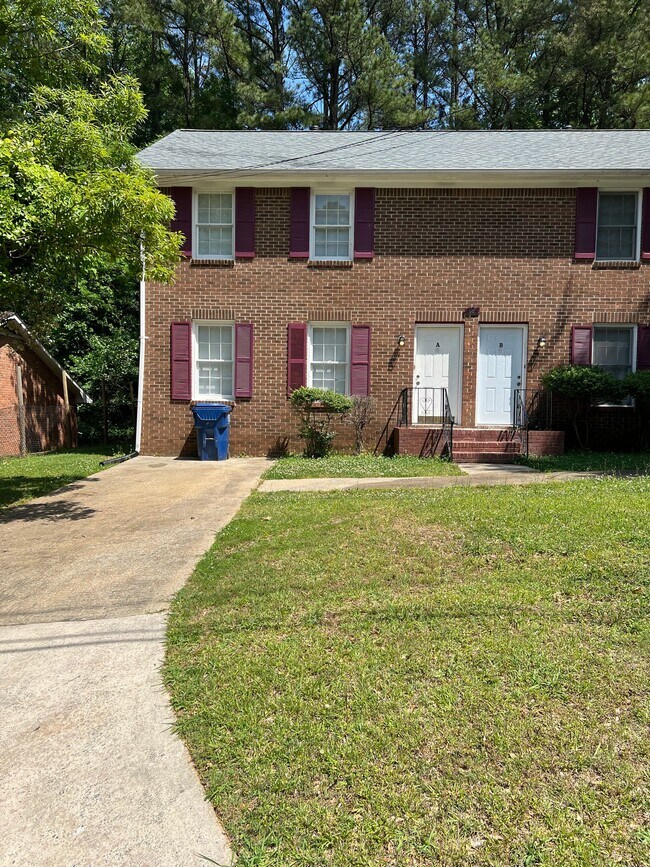 Building Photo - 424 Tarragon Wy SW