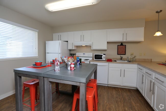 2 BR-Kitchen