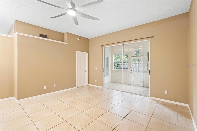 Photo - 580 Valencia Pl Cir