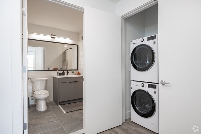 1BR, 1 BA