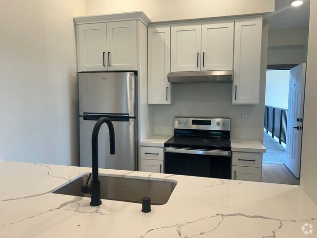 Building Photo - Prince Ave Unit 201 Rental