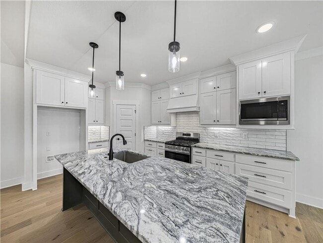 Photo - 720 Marianne St