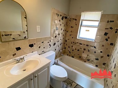 Photo - 874 Castlewood Ave