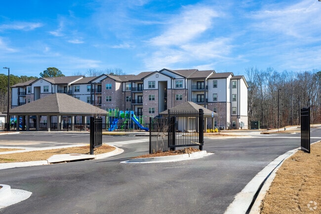 Entrada al complejo - Arbours at Villa Rica, LLC