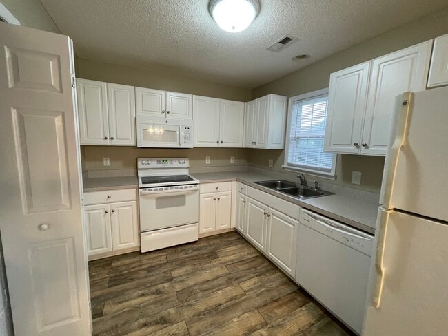 Photo - 119 Tillett Ln