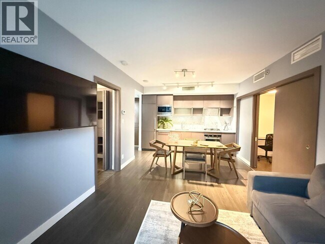 Photo - 68 Smithe St Unit 718