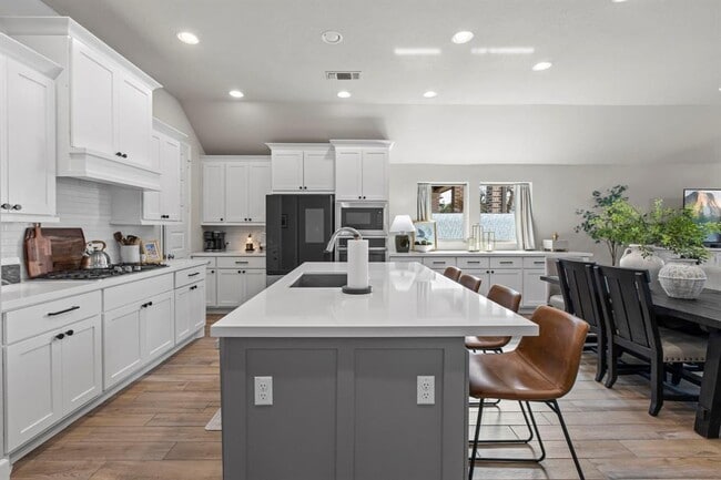 Photo - 313 Terrene Trl