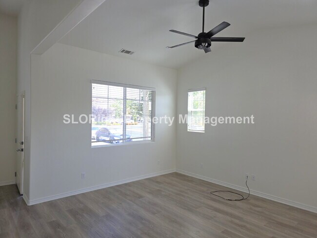 AVAILABLE NOW - 3 Bed/2.5 Bath Home located in Templeton Ranch