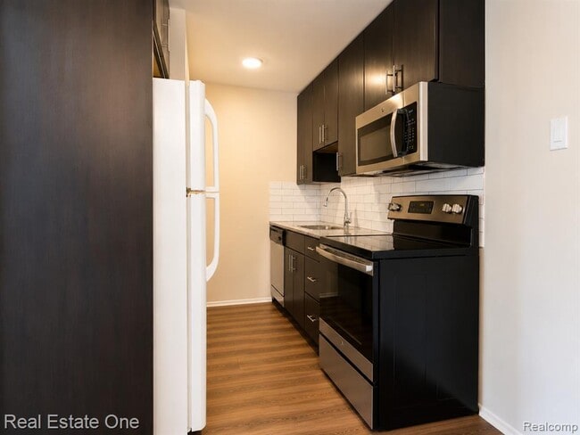 Photo - 810 Plate St Unit 203