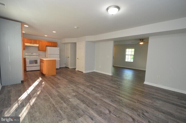 Photo - 1161 Gwynne Ave