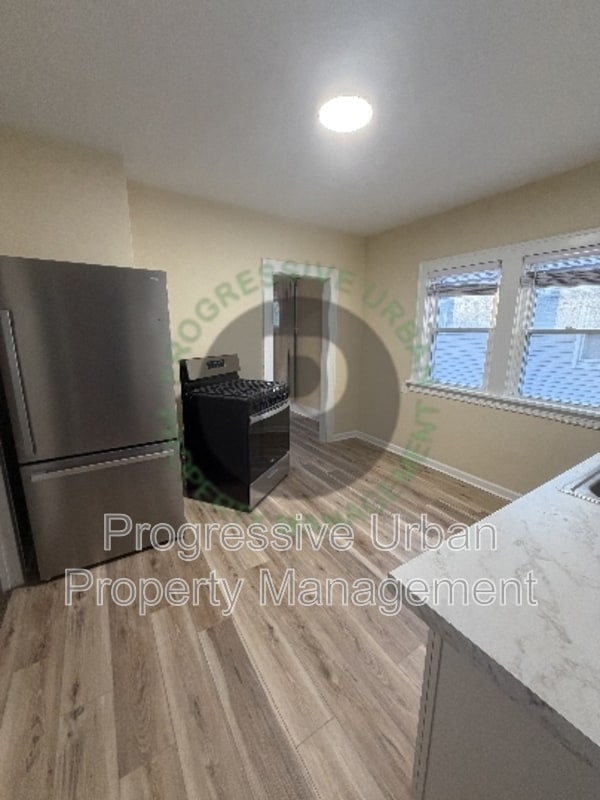 Building Photo - 4427 W 49th St