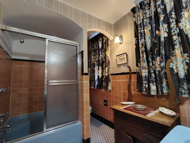 Photo - 35 Sisson Ave