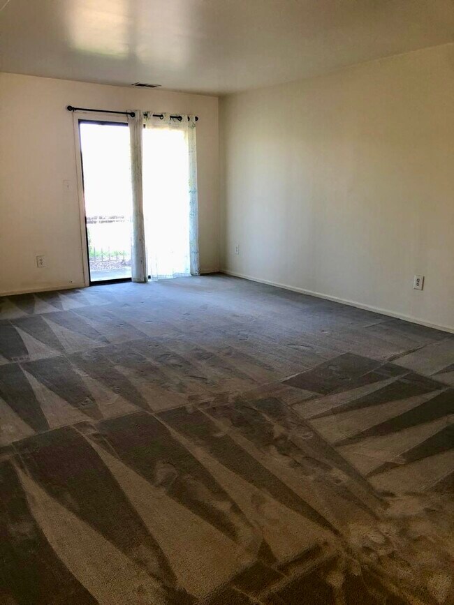 404 Woodbridge Commons Way Unit 404