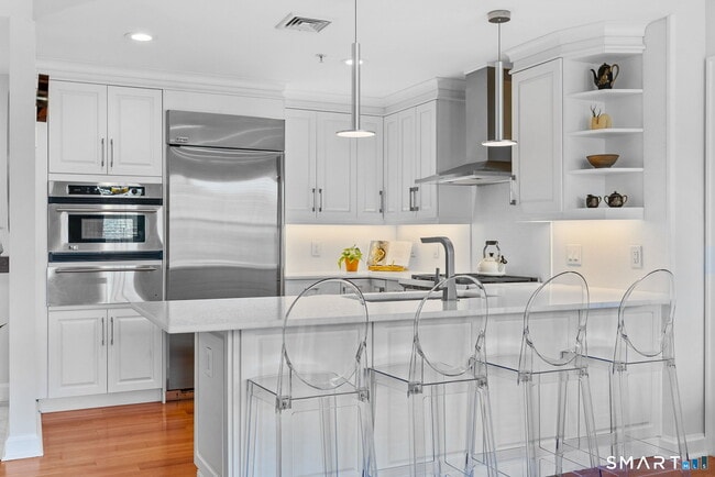 Photo - 85 Memorial Rd Unit 205