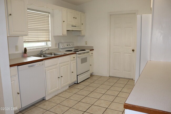 1061 Oak Forest Cir