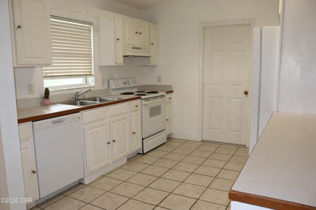 Photo - 1061 Oak Forest Cir