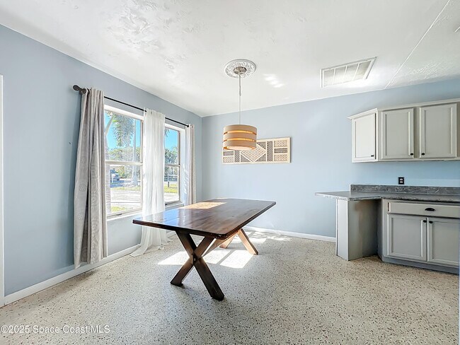 Photo - 113 SE 1st St