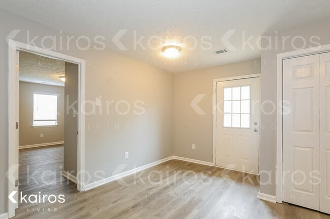 Photo - 415 Deer Park Dr