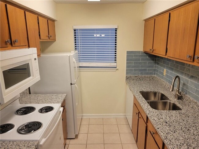 Building Photo - 2104 Huntingdon Chase Rental
