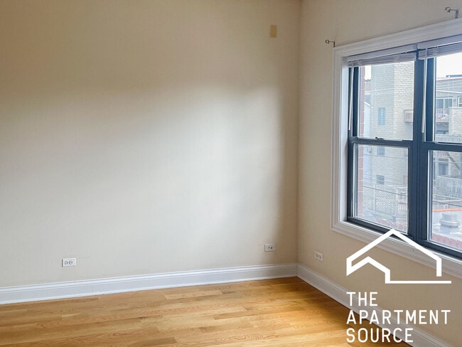 Photo - 3231 N Kenmore Ave Unidad 3