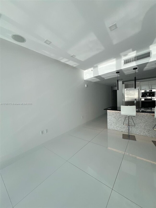 Building Photo - 17121 Collins Ave Unit 1607 Rental