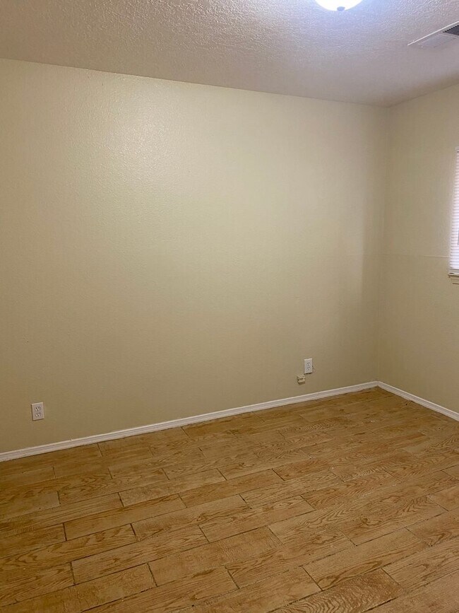 Photo - NICE 3 BEDROOM HOME