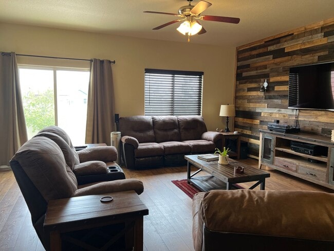 Photo - 4 bedroom Forest Meadows home