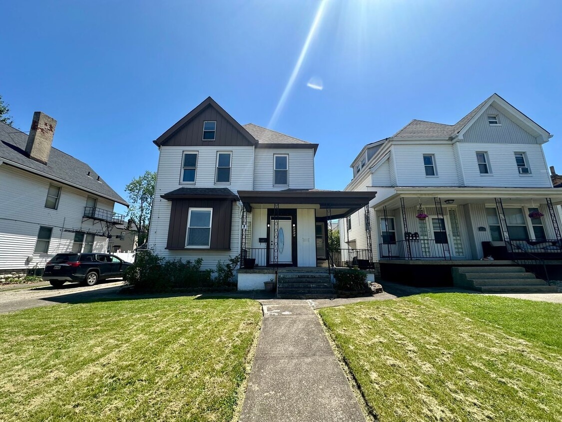 Norwood- Adorable Duplex with ample space ... - Norwood- Adorable Duplex with ample space ...